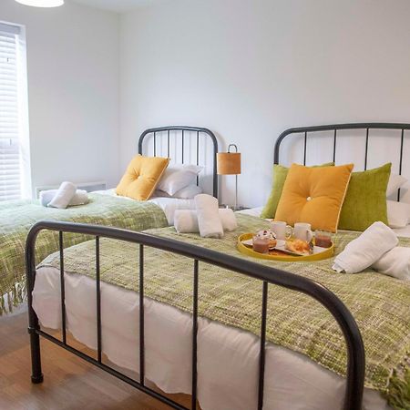Burton-upon-Trent Coopers, Ground Floor Apartment With 2 Bedrooms And 2 Bathrooms Within A Georgian Listed Building מראה חיצוני תמונה