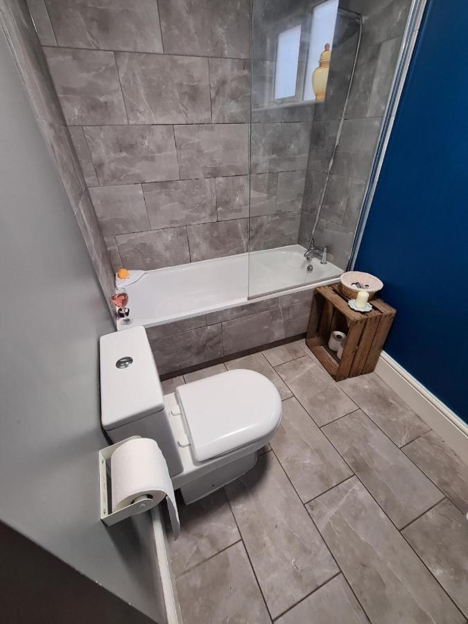 Burton-upon-Trent Coopers, Ground Floor Apartment With 2 Bedrooms And 2 Bathrooms Within A Georgian Listed Building מראה חיצוני תמונה