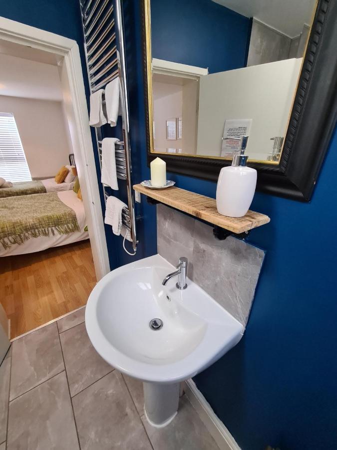 Burton-upon-Trent Coopers, Ground Floor Apartment With 2 Bedrooms And 2 Bathrooms Within A Georgian Listed Building מראה חיצוני תמונה