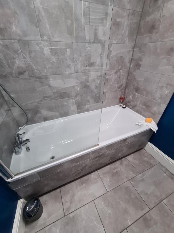 Burton-upon-Trent Coopers, Ground Floor Apartment With 2 Bedrooms And 2 Bathrooms Within A Georgian Listed Building מראה חיצוני תמונה